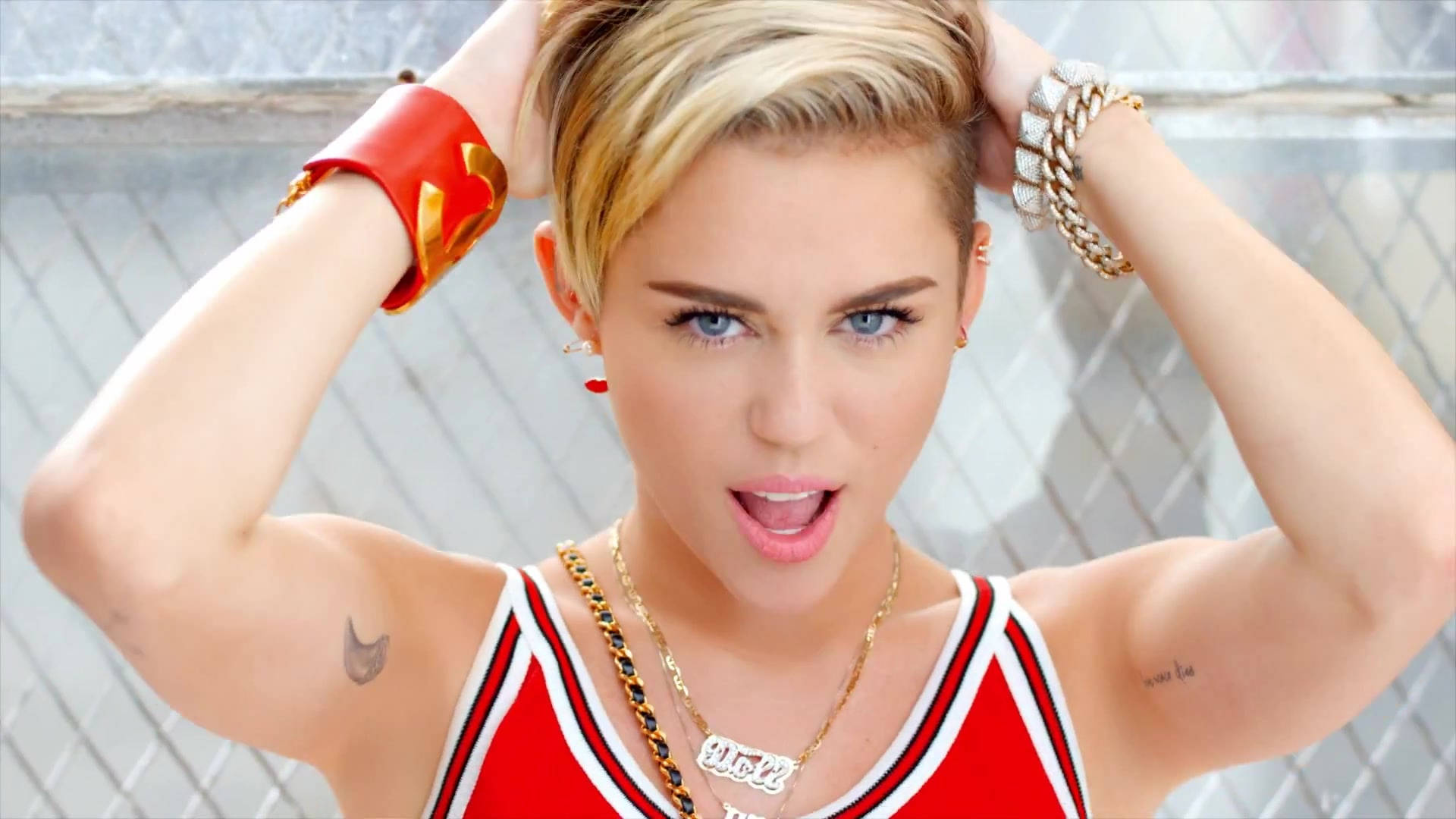 Miley Cyrus 1920X1080 Wallpaper and Background Image