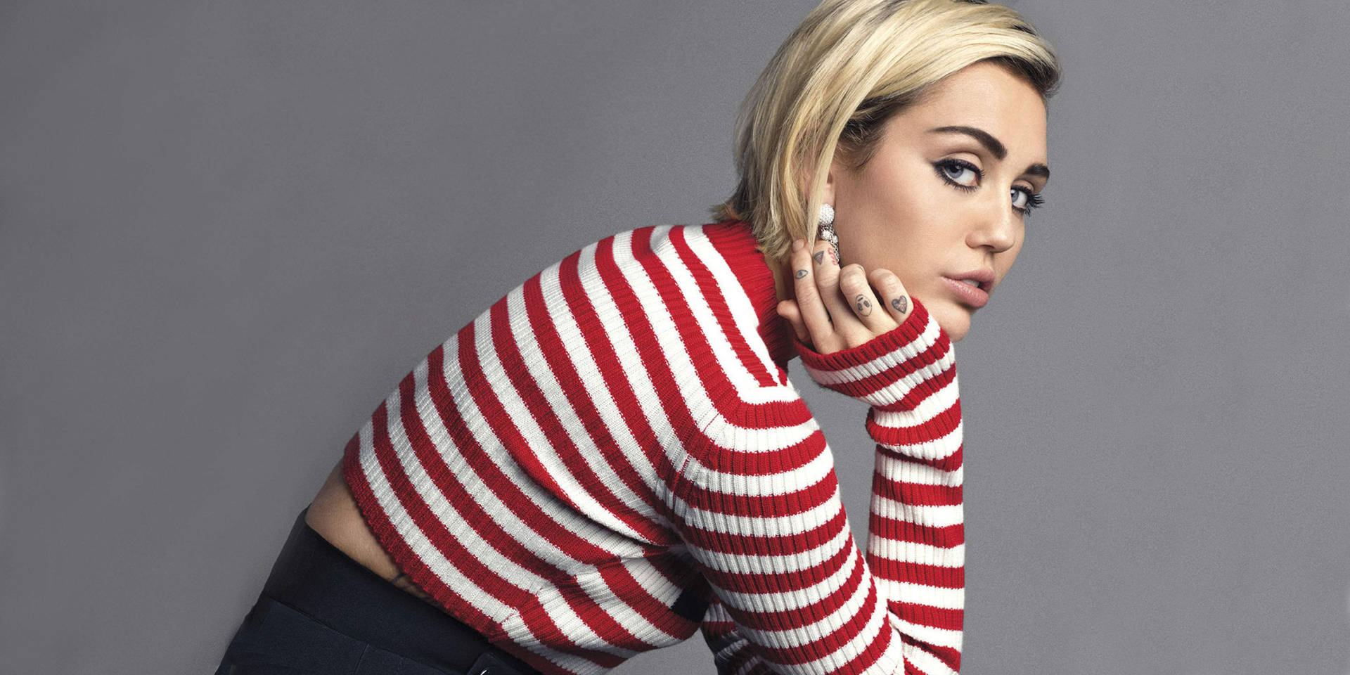 Miley Cyrus 4000X2000 Wallpaper and Background Image