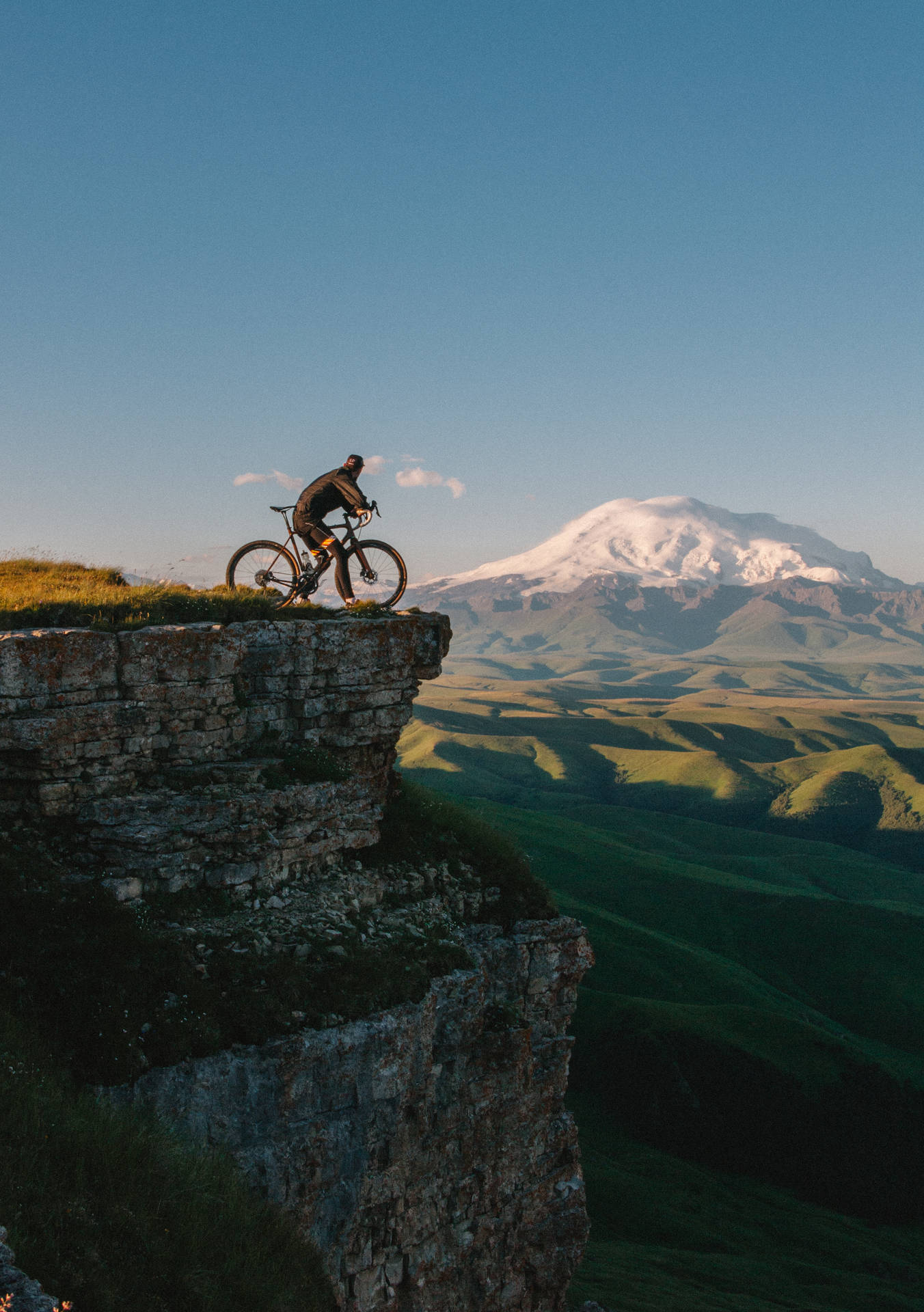 Mountain Bike 2649X3762 Wallpaper and Background Image