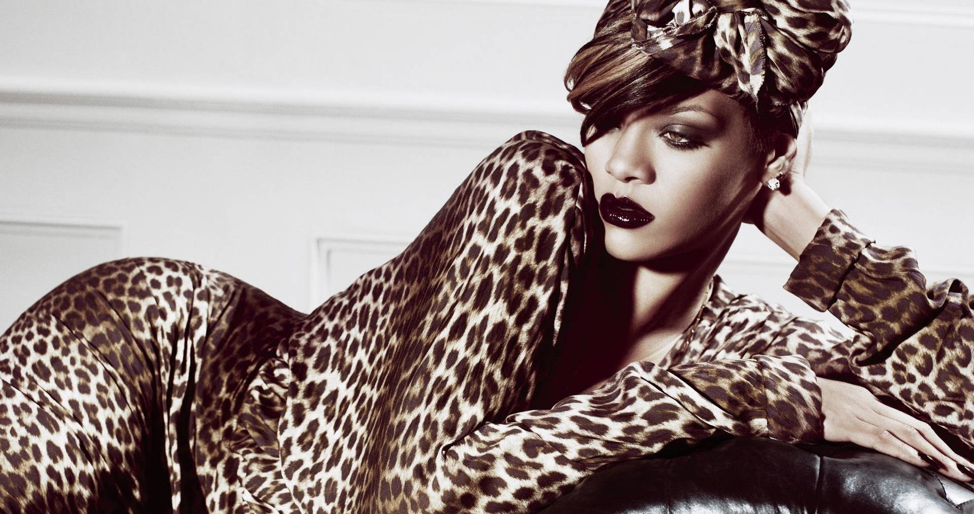 Rihanna 2048X1080 Wallpaper and Background Image