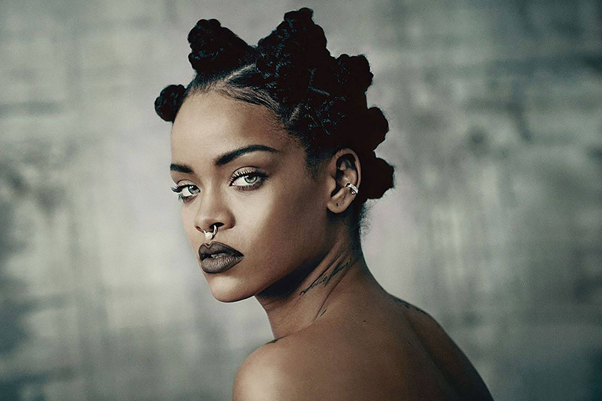 Rihanna 2048X1365 wallpaper