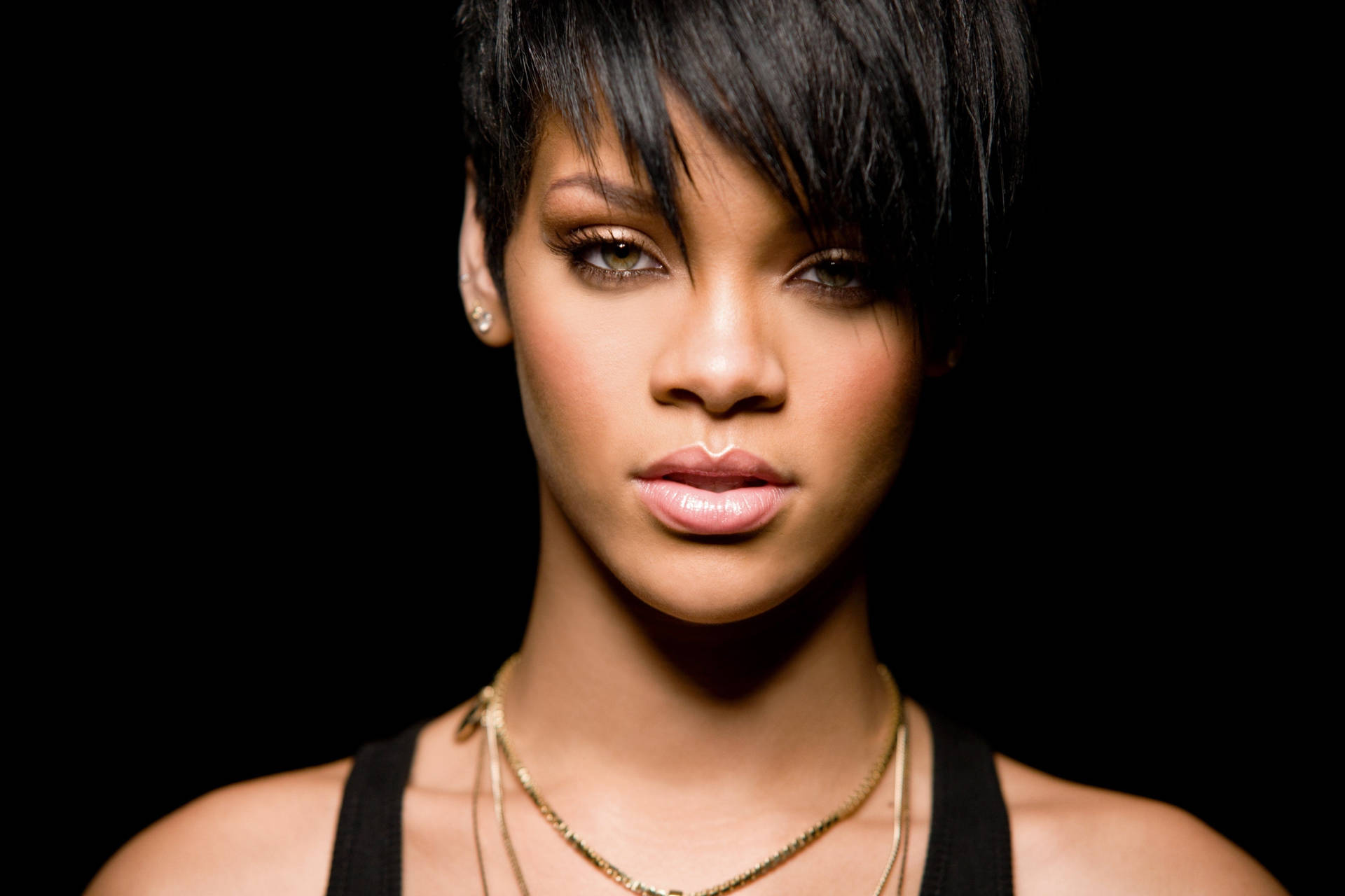Rihanna 5616X3744 wallpaper