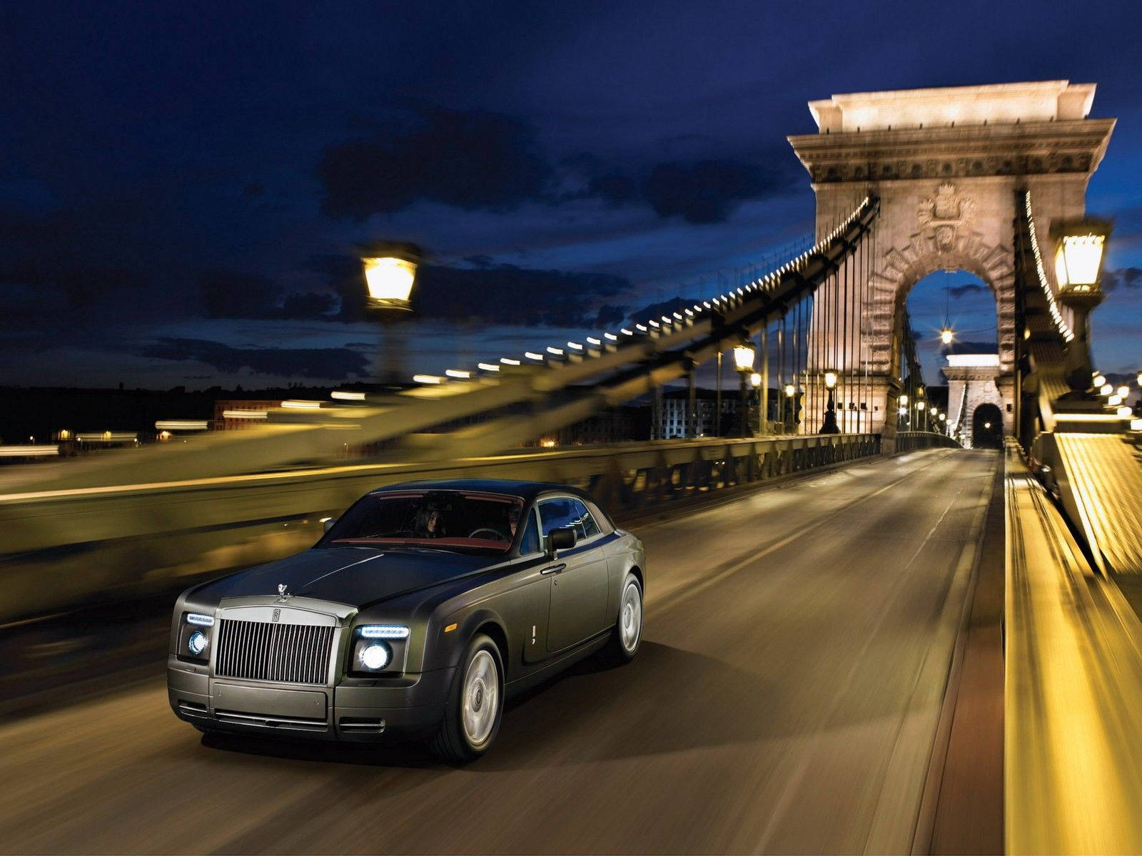 Rolls Royce 1600X1200 Wallpaper and Background Image