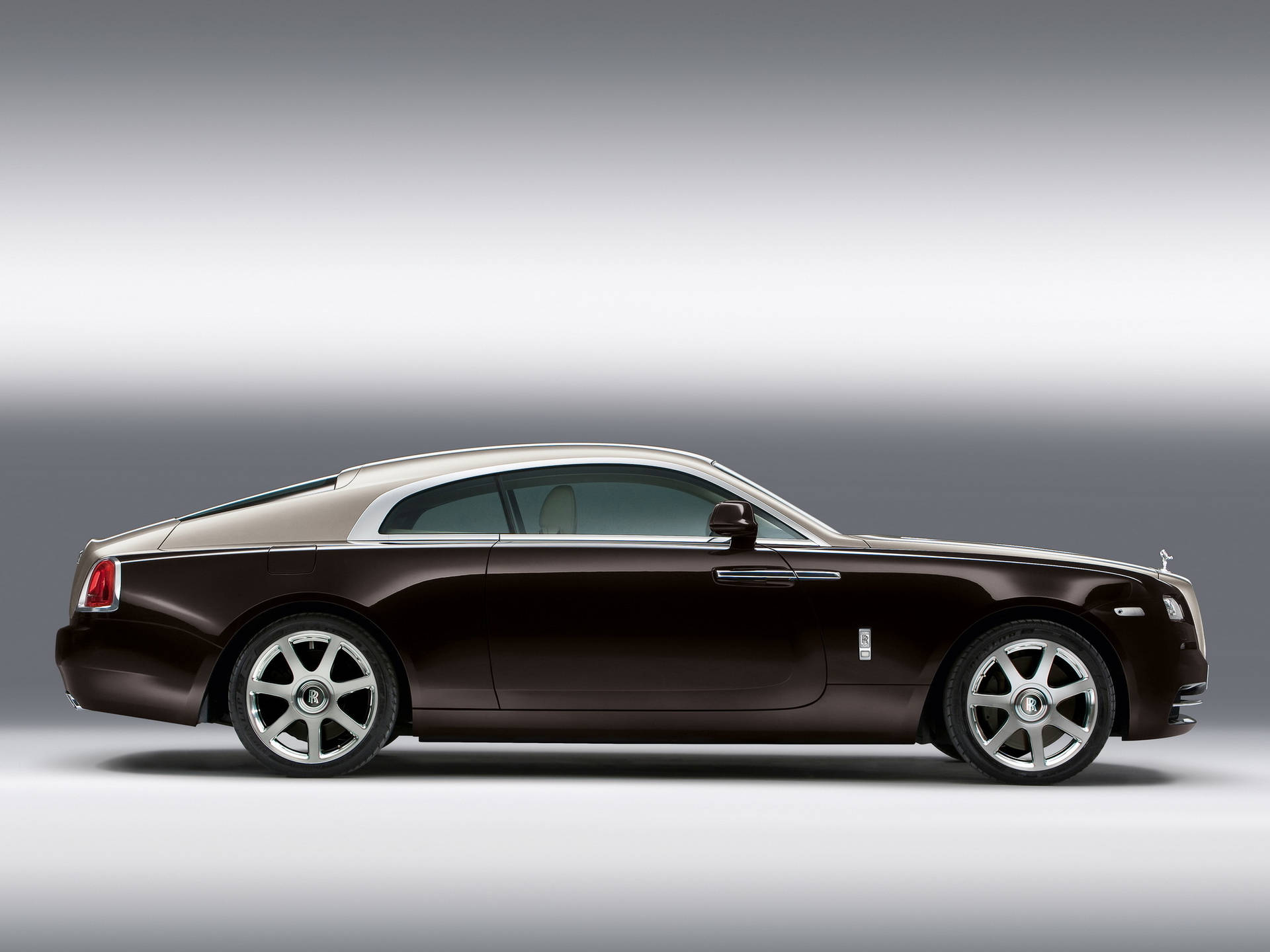 Rolls Royce 2048X1536 Wallpaper and Background Image