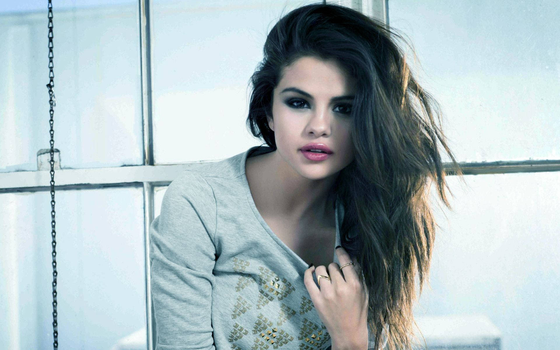 Selena Gomez 1920X1200 Wallpaper and Background Image