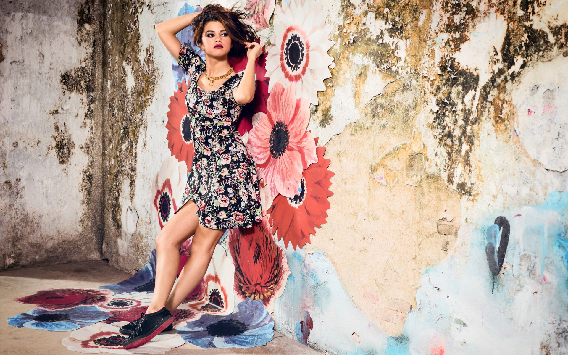 Selena Gomez 2560X1600 wallpaper