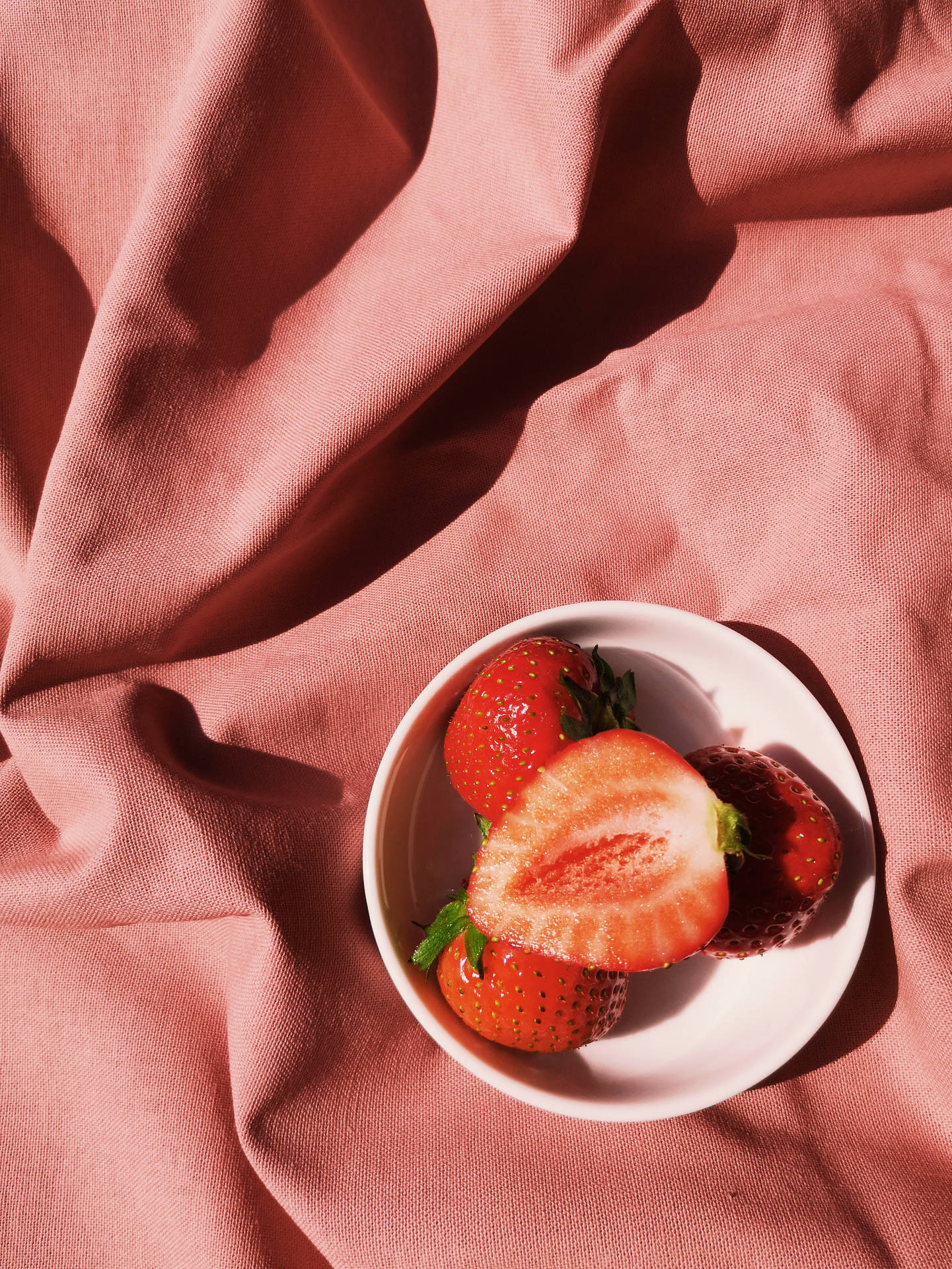 2811X3746 Strawberry Wallpaper and Background
