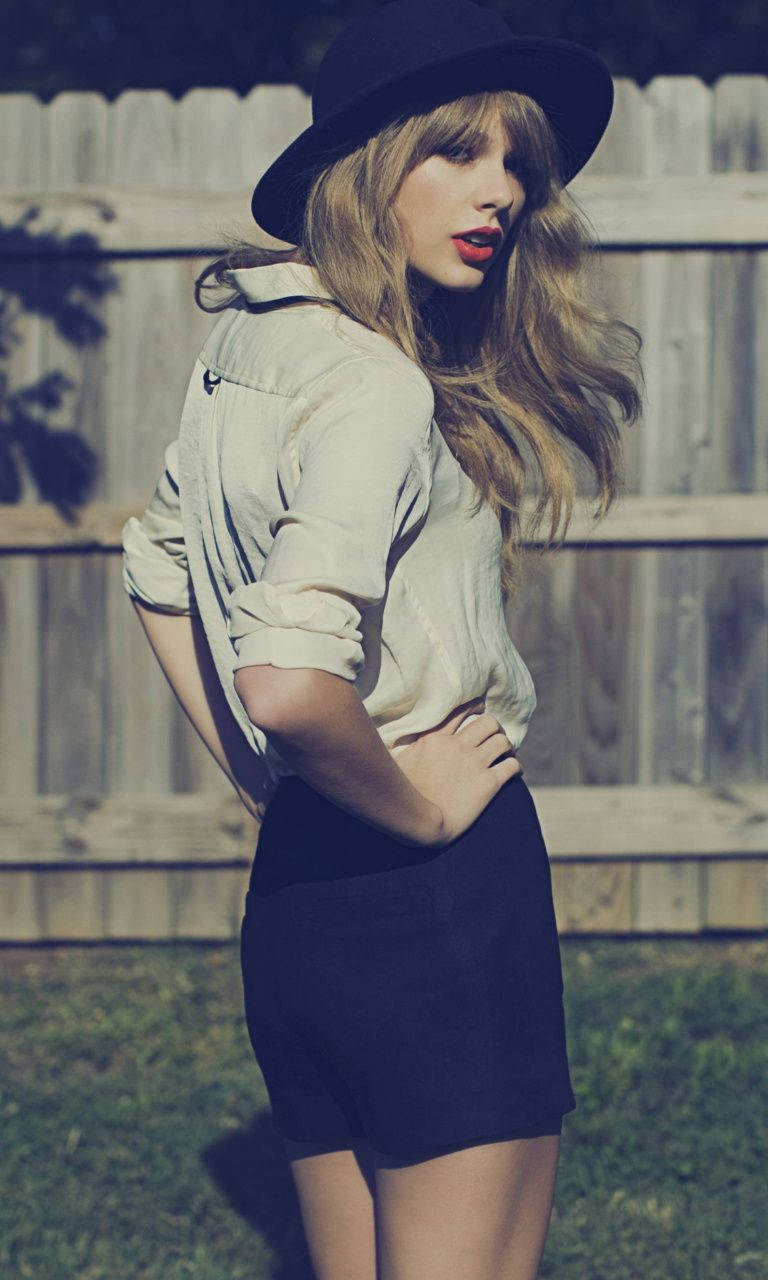 768X1280 Taylor Swift Wallpaper and Background