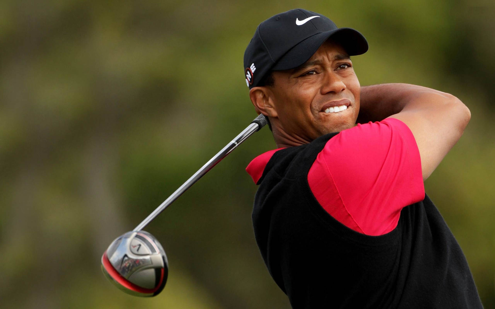 Tiger Woods 5120X3200 Wallpaper and Background Image