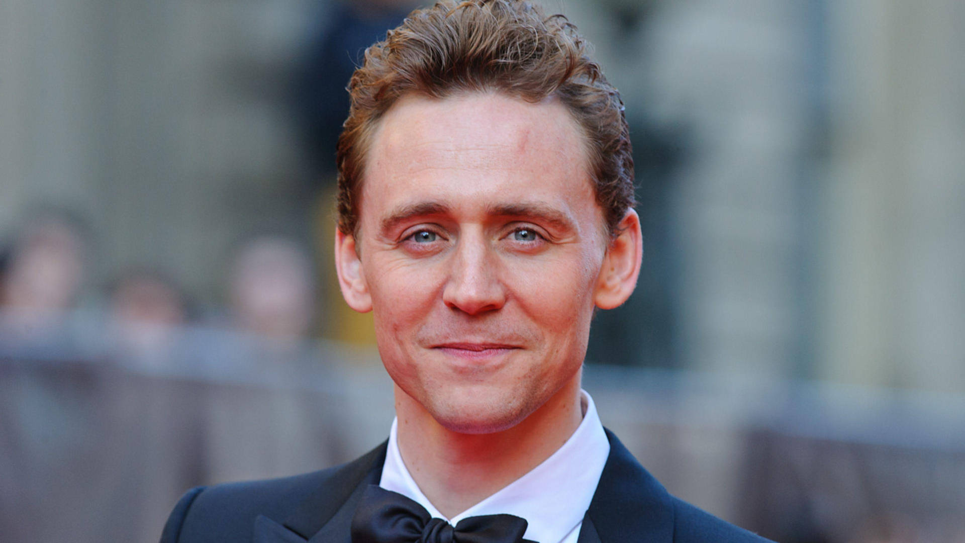 3840X2160 Tom Hiddleston Wallpaper and Background