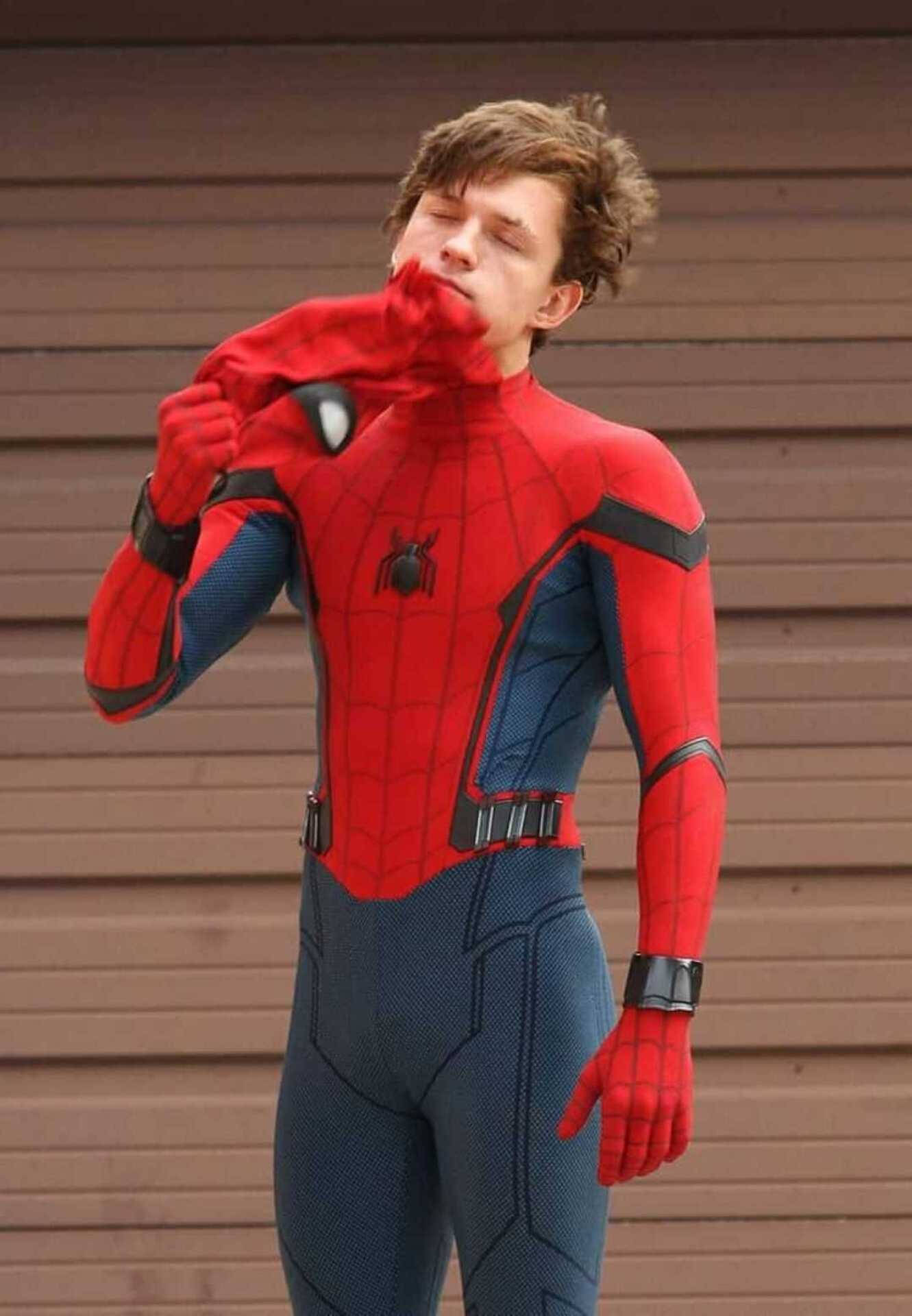 Tom Holland 1331X1920 Wallpaper and Background Image