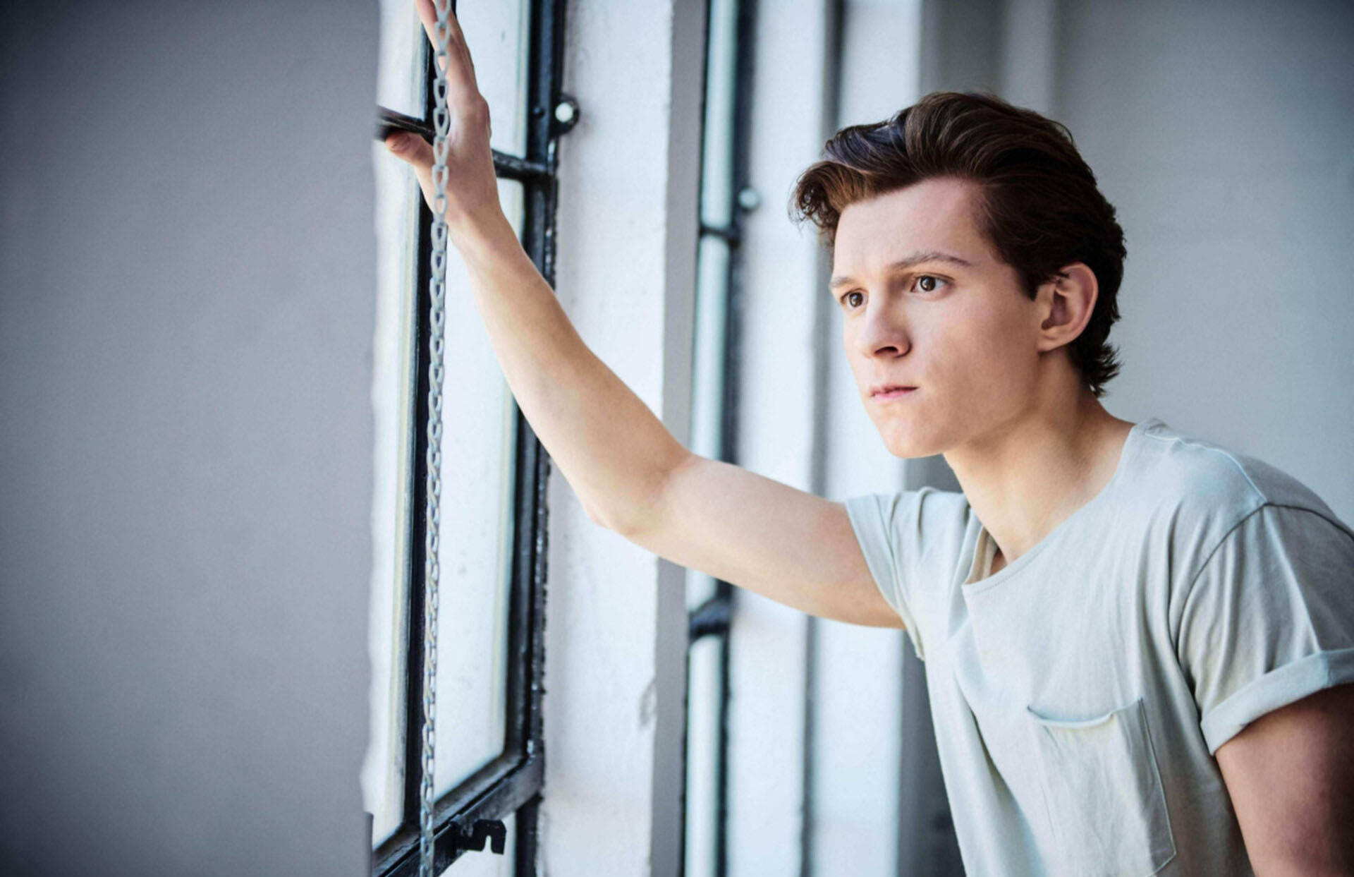 Tom Holland 1920X1243 Wallpaper and Background Image