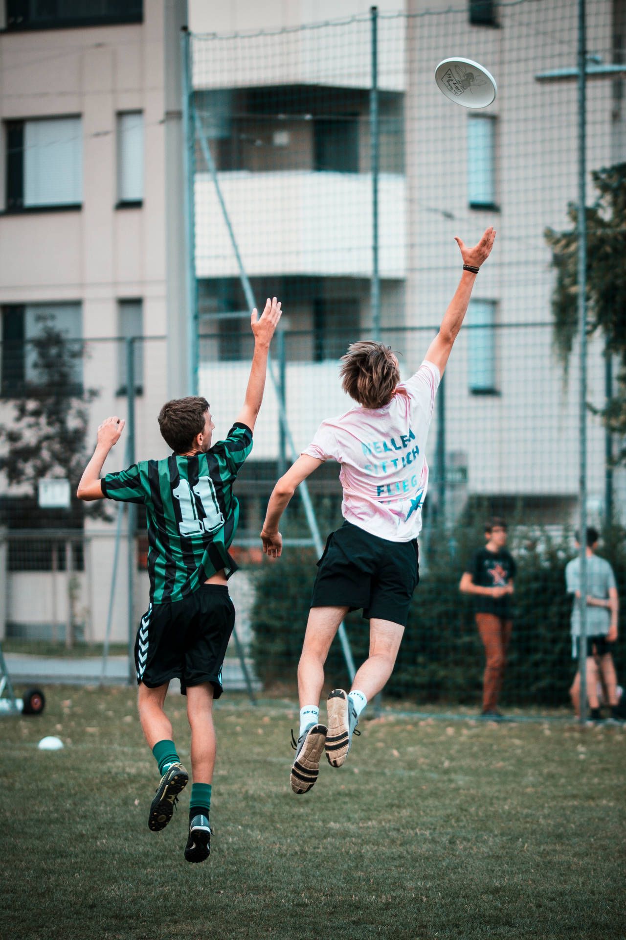 Ultimate Frisbee 3263X4895 Wallpaper and Background Image
