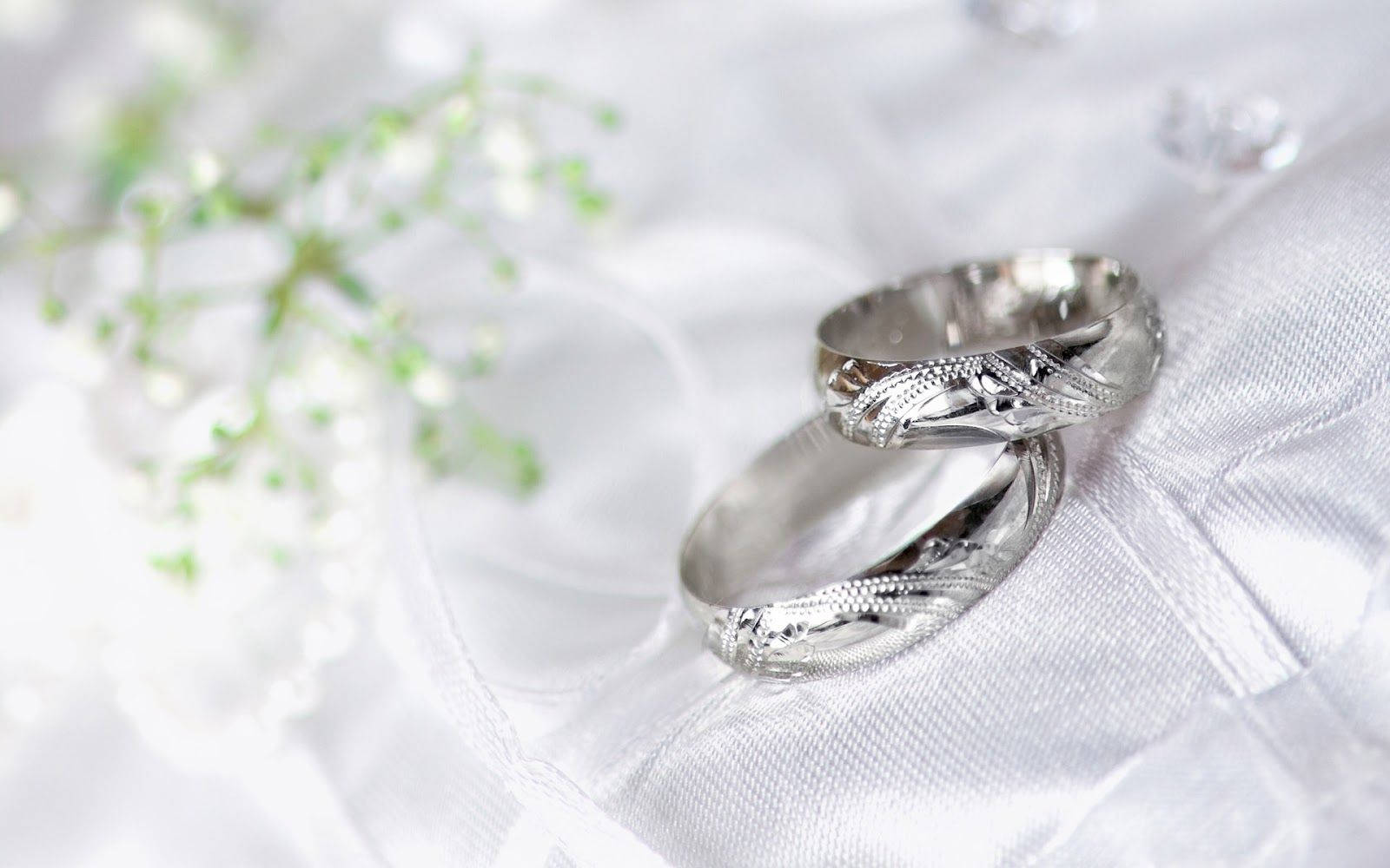 1600X1000 Wedding Rings Wallpaper and Background