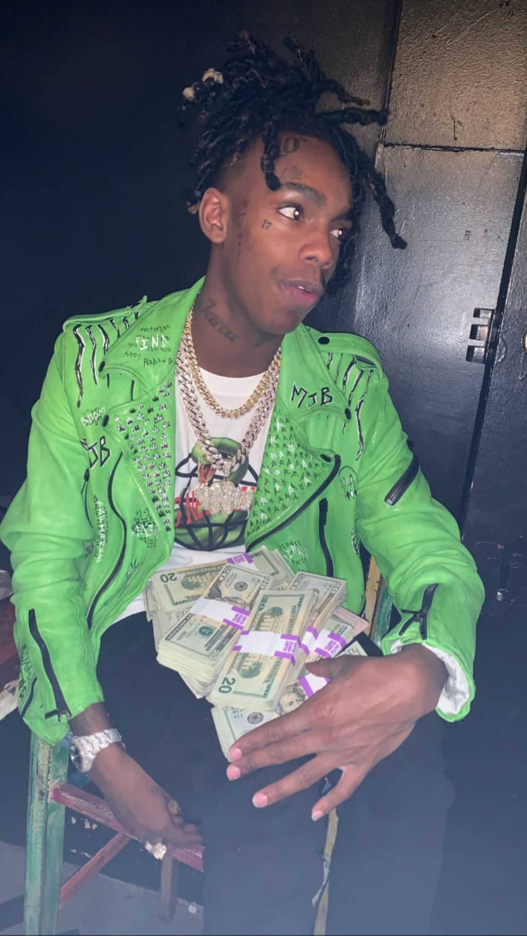 1242X2208 Ynw Melly Wallpaper and Background