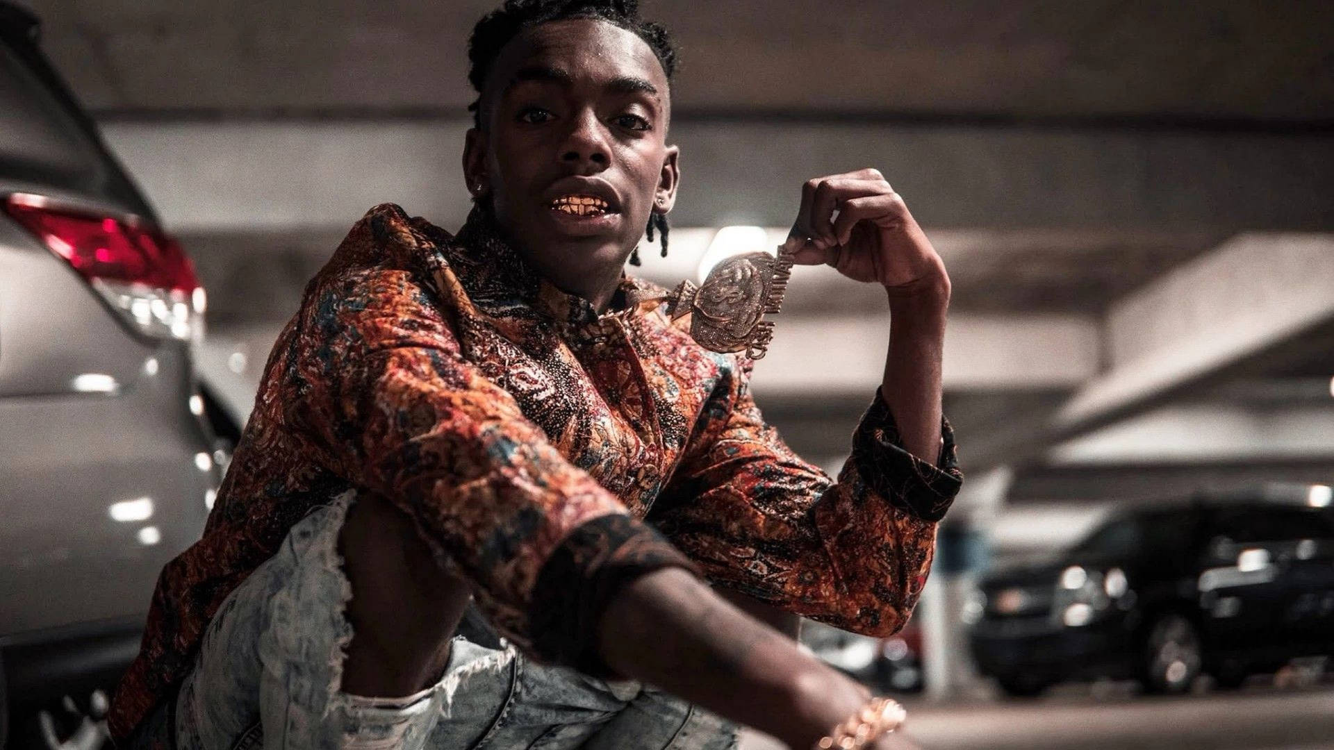5120X2881 Ynw Melly Wallpaper and Background